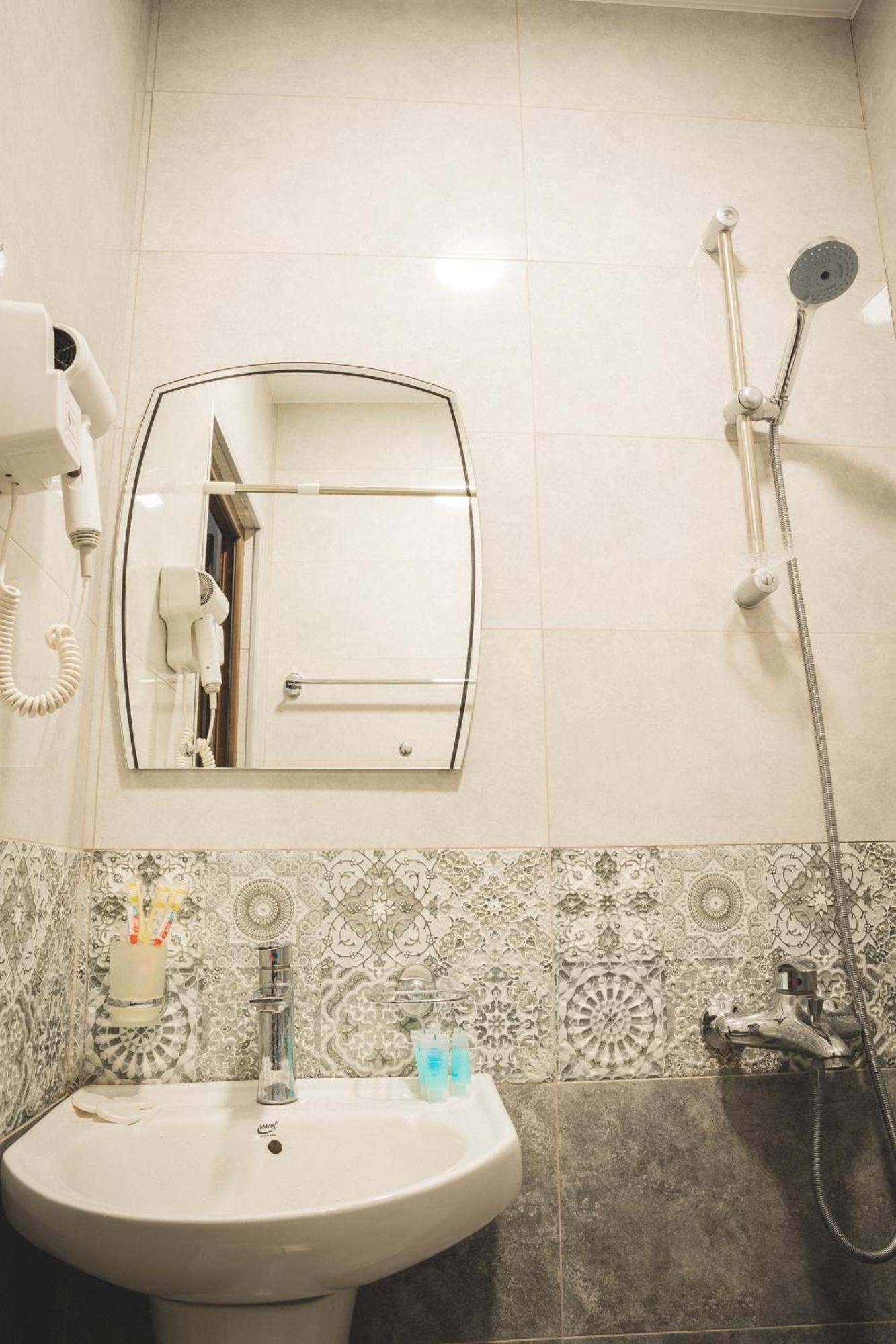 Hh Hotel تبليسي المظهر الخارجي الصورة