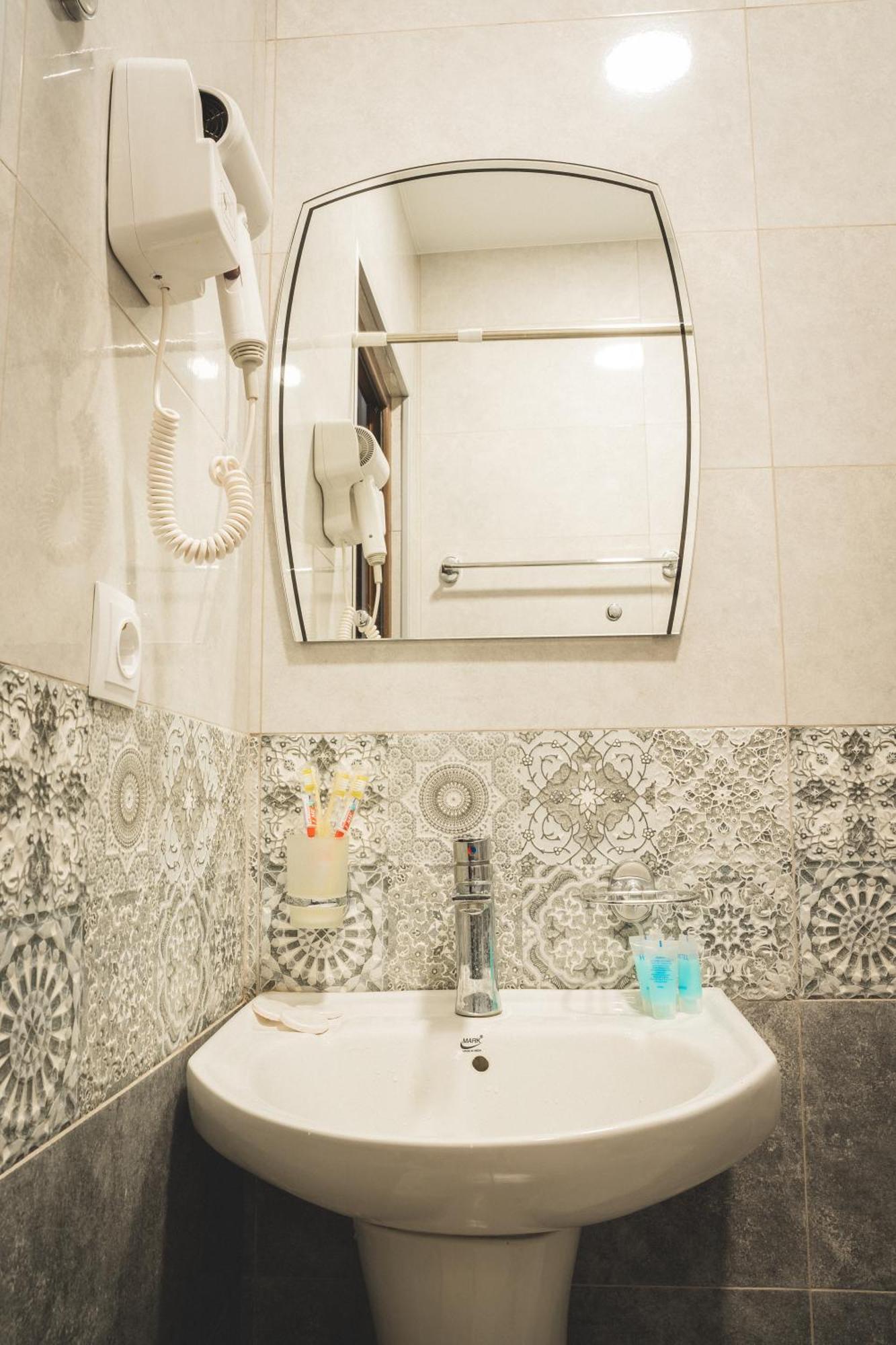 Hh Hotel تبليسي المظهر الخارجي الصورة