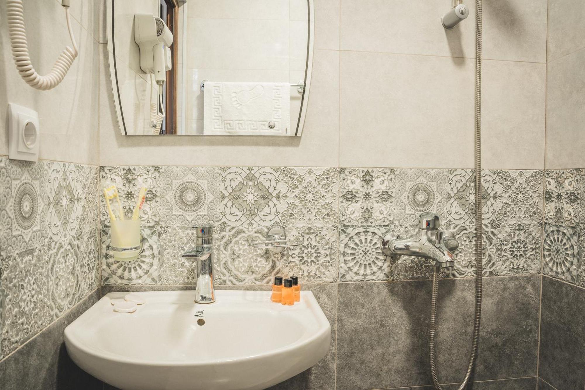 Hh Hotel تبليسي المظهر الخارجي الصورة