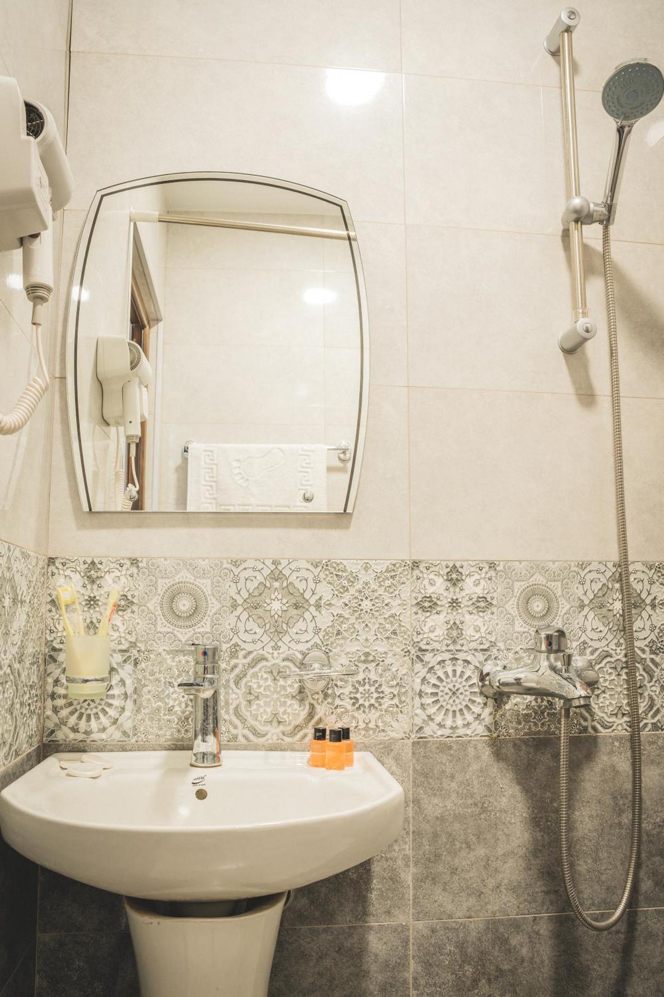 Hh Hotel تبليسي المظهر الخارجي الصورة